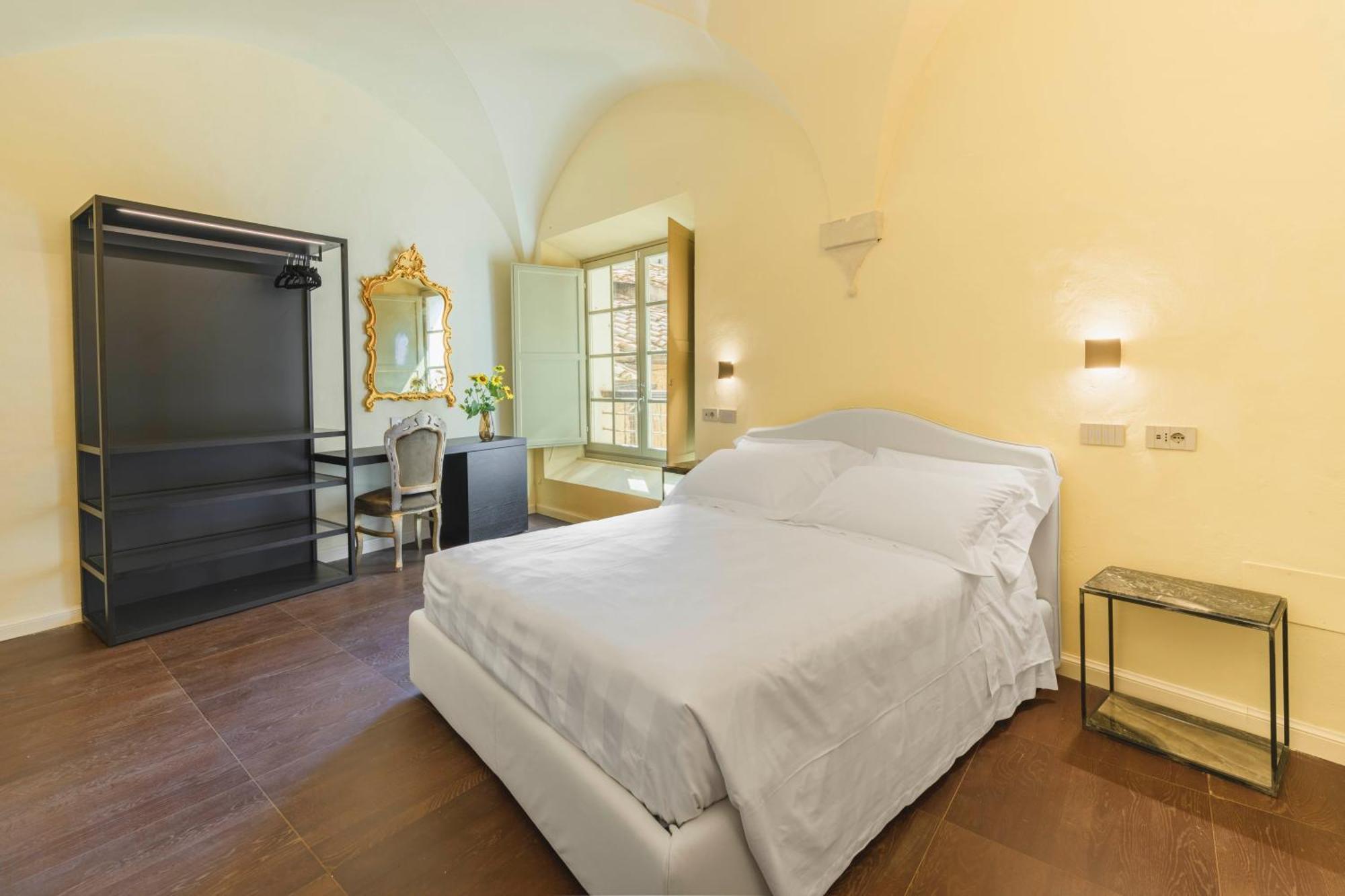 Palazzo Patrizi Suites & Spa Siena Exterior photo